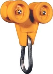 11-893 | Fyrhjulig vagn med karbinhake