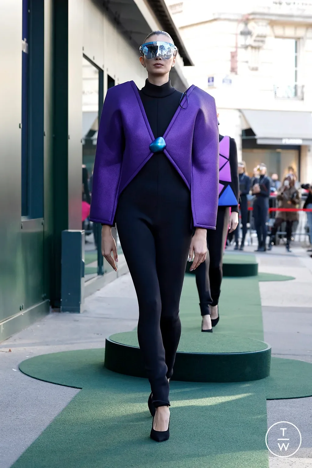structure- pierre cardin- look 19- tag walk.webp
