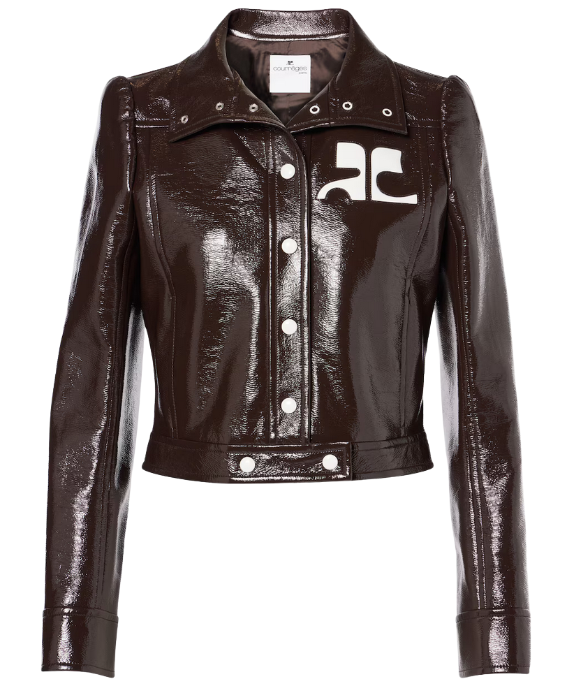 Blouson en cuir marron foncé brillant avec logo blanc Courrèges sur la poitrine gauche