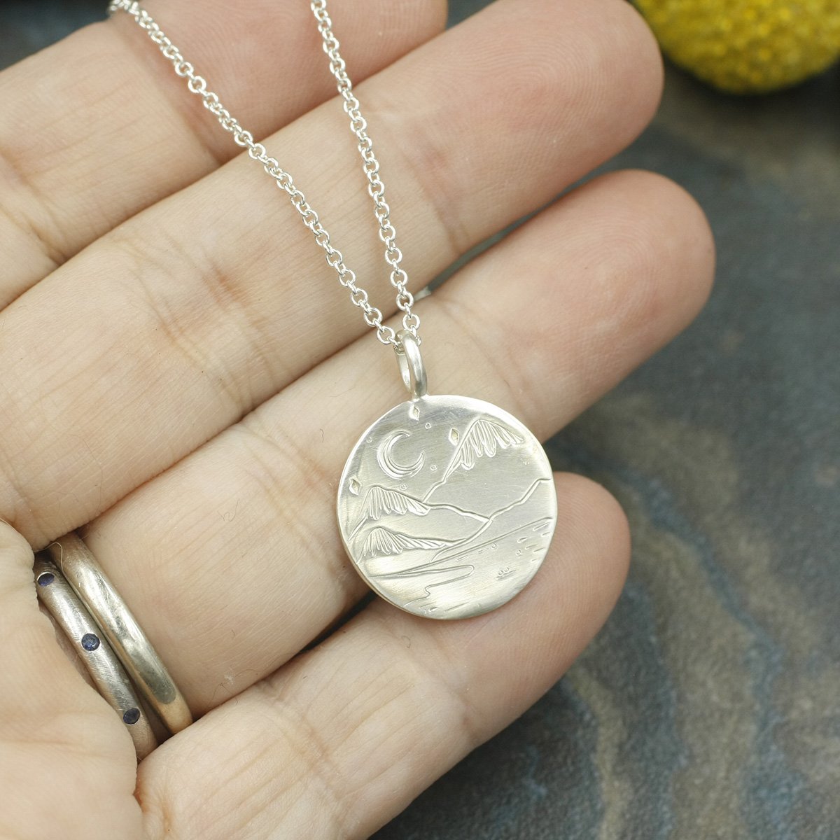 Gravée Snowy Mountains and River Crescent Moon Circle Pendant .jpg