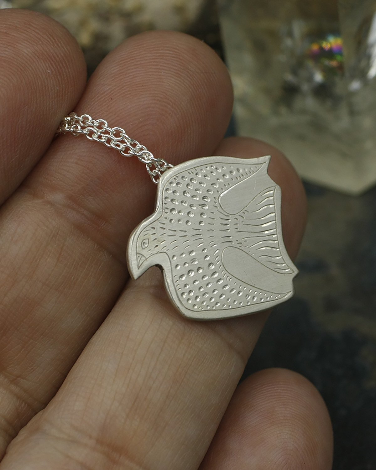 Gravée Folk Art Style Scoop Bird Mini Pendant 7.jpg
