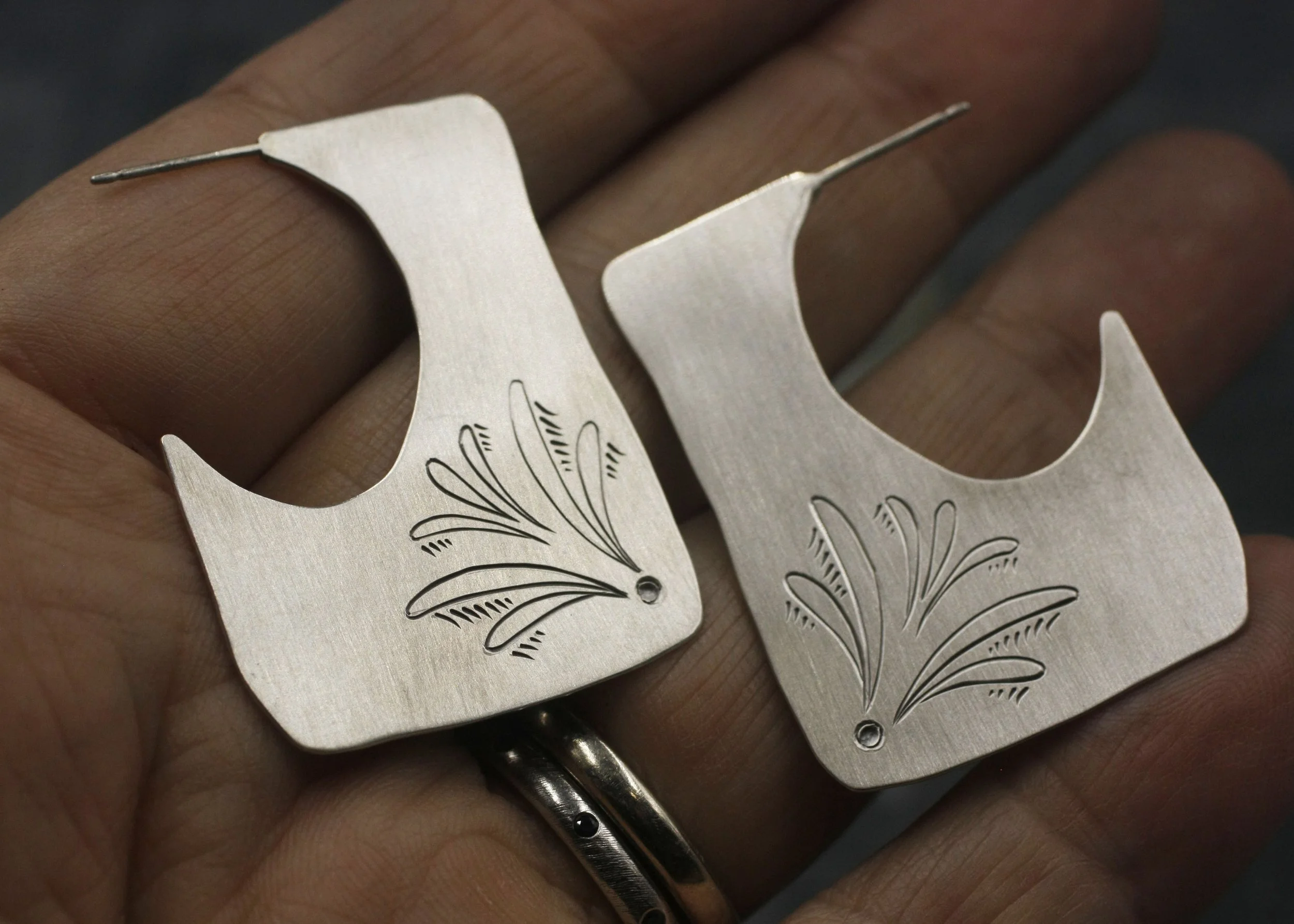 Gravée Blade Hoops Bunny earrings 9.jpg