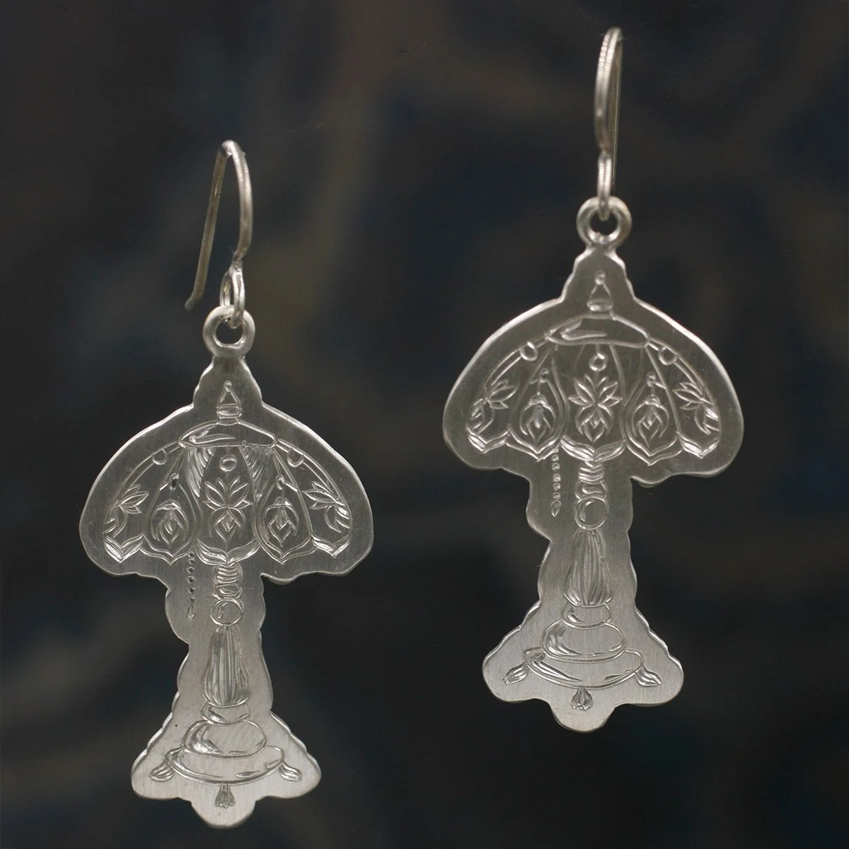 Gravée Tiffany Lamp 2 Earrings 2.jpg