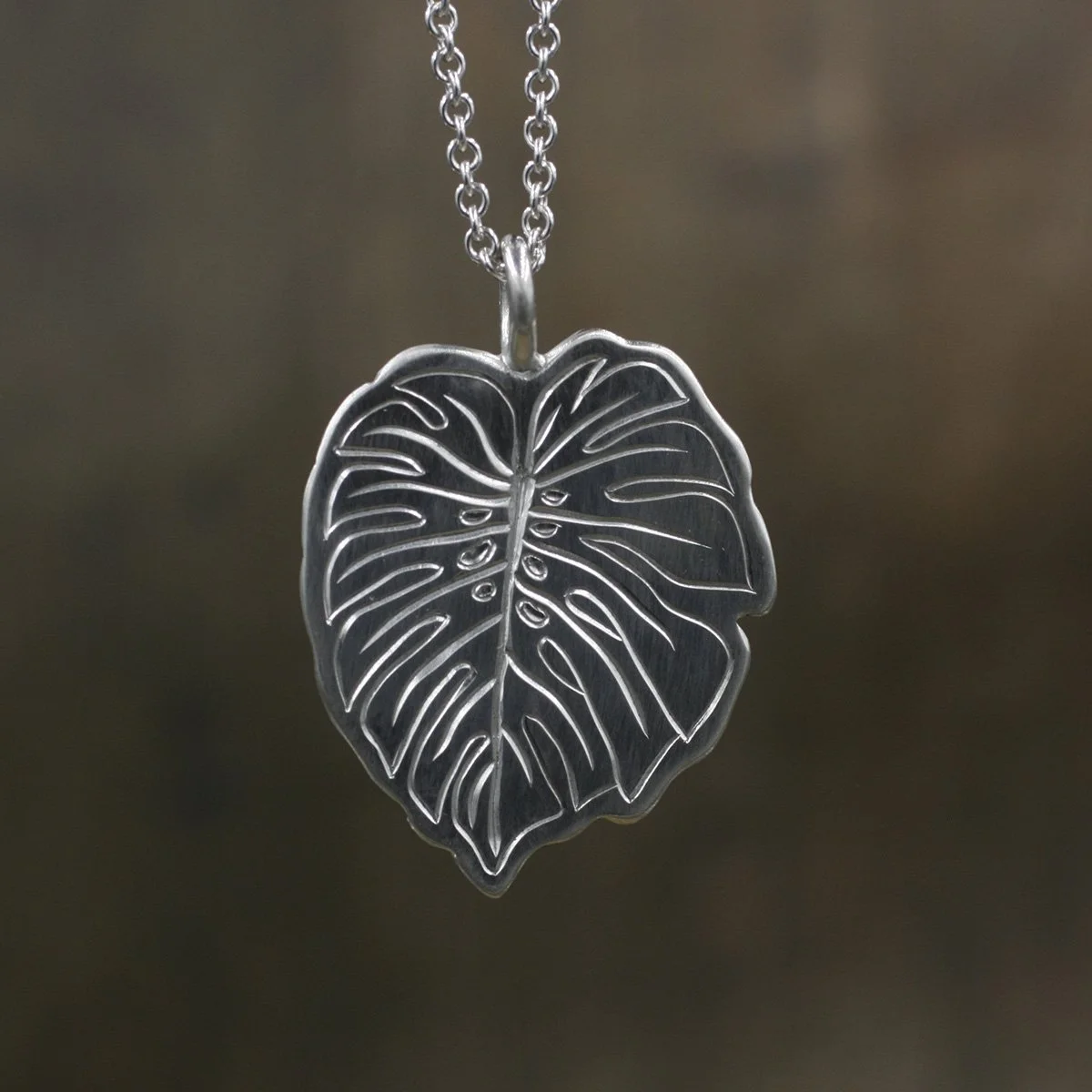 Gravée Monstera Leaf Large Pendant 1.jpg