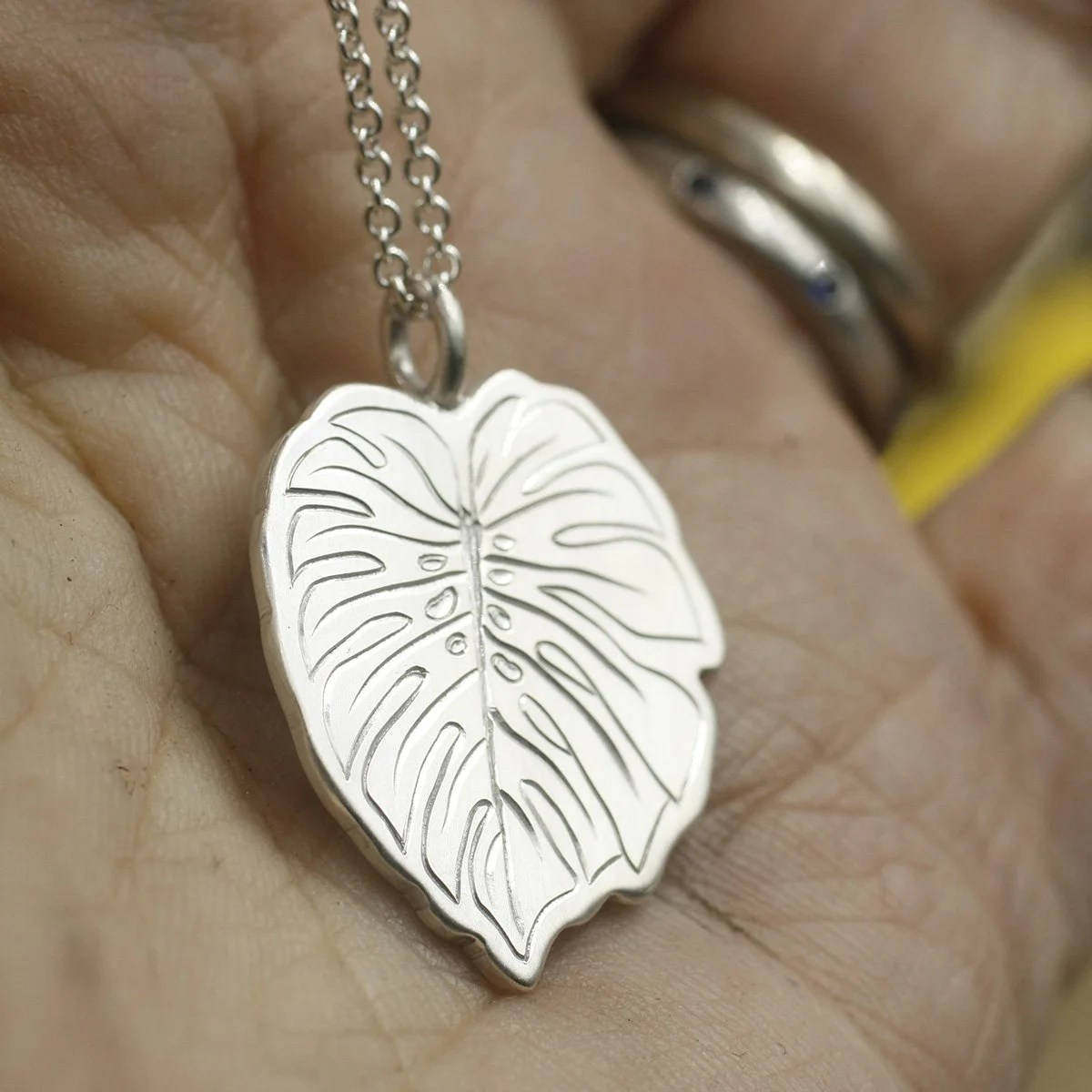 Gravée Monstera Leaf Large Pendant 3.jpg