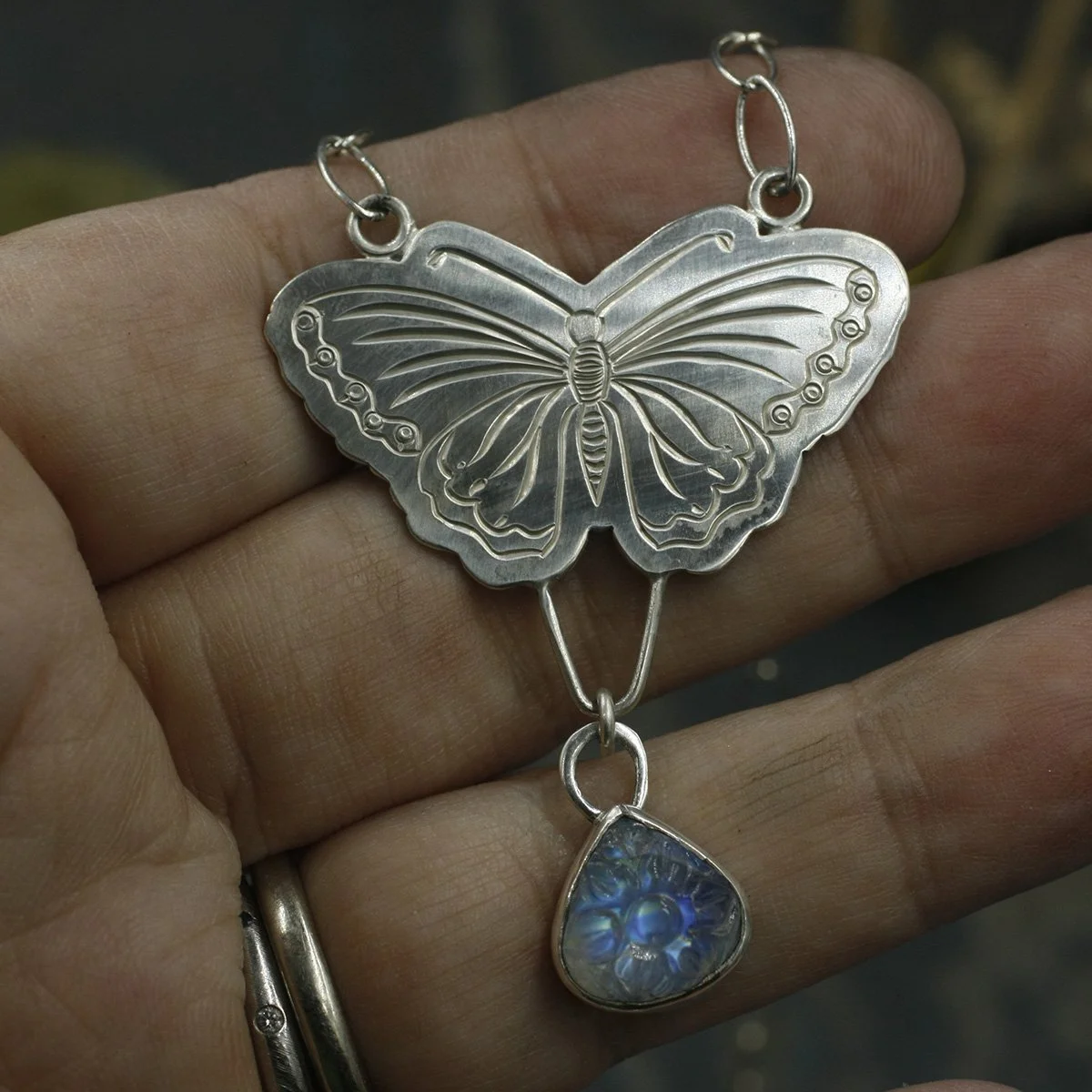 Gravée Butterfly Carved Moonstone Teardrop Necklace 4.jpg