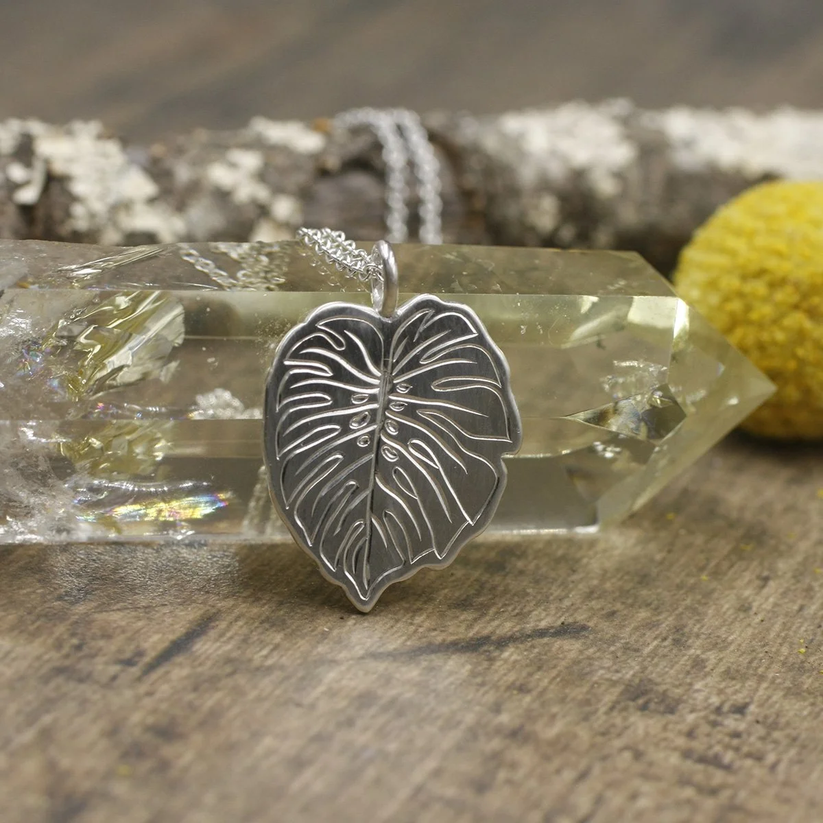 Gravée Monstera Leaf Large Pendant 6.jpg