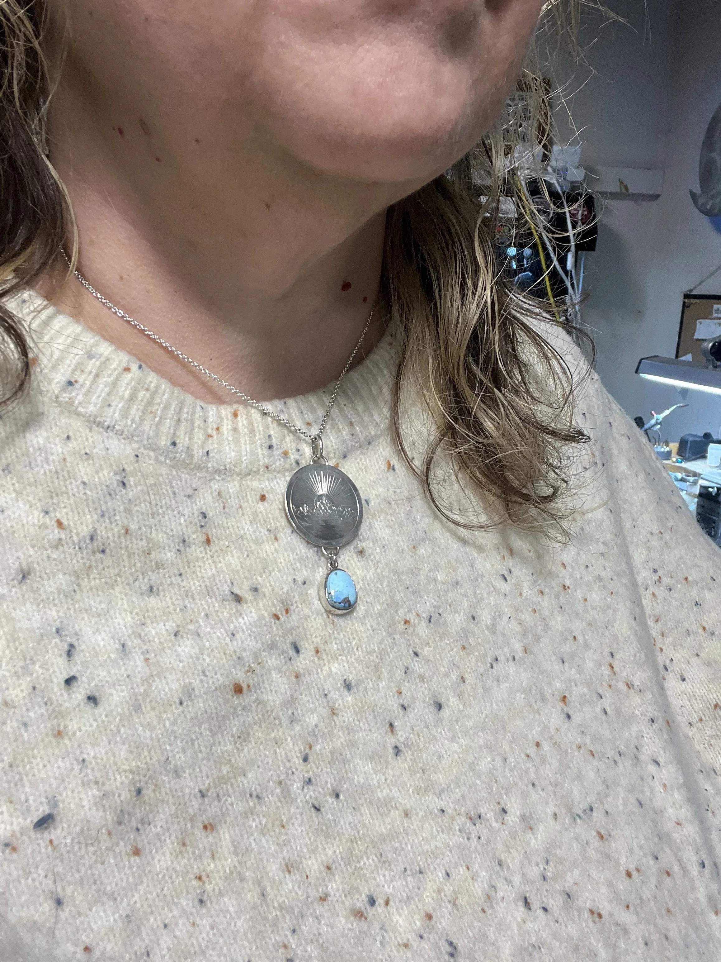 Gravée Fjord Golden Hills Turquoise Pendant ON .JPG