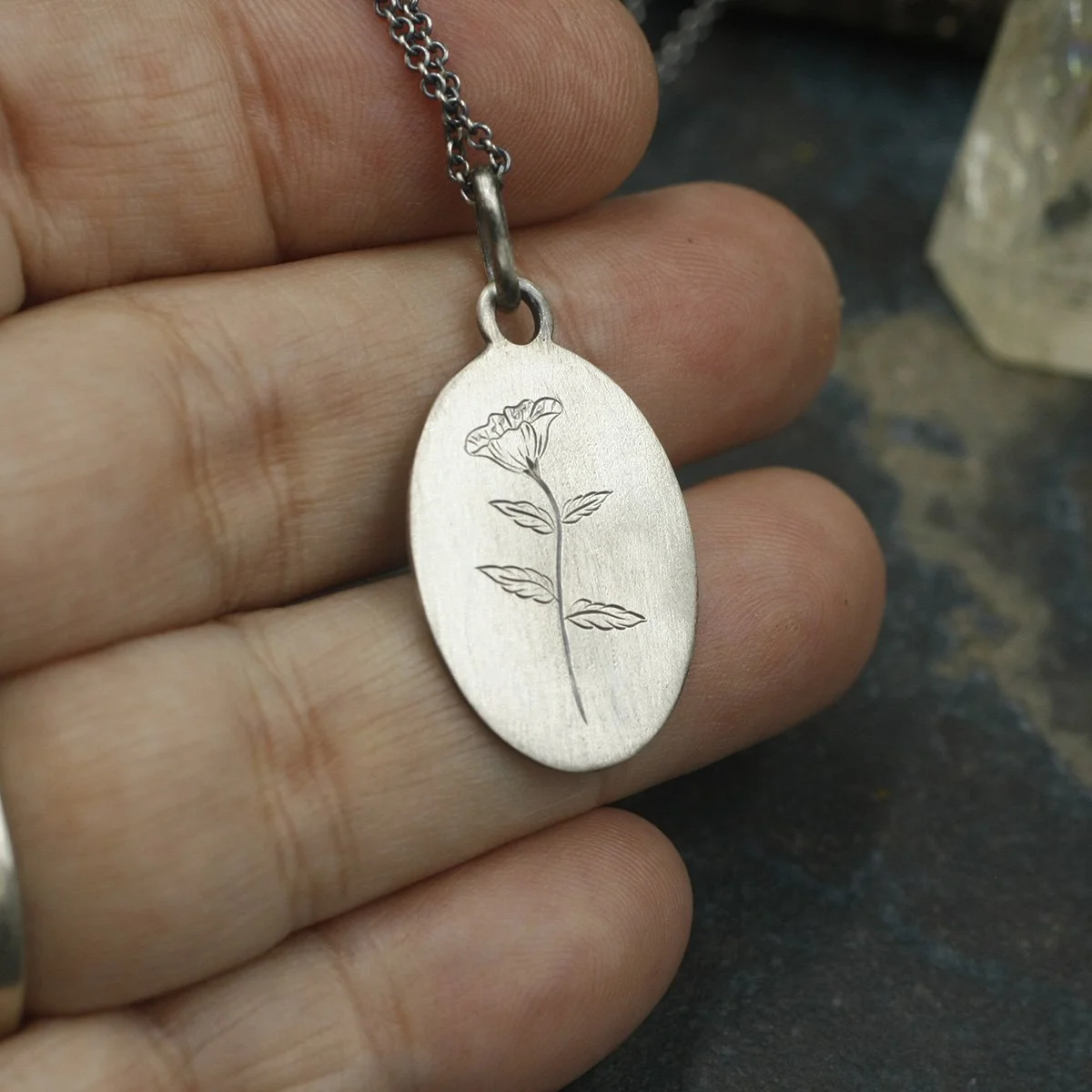 Gravée Oval Linen Poppy Pendant 5.jpg
