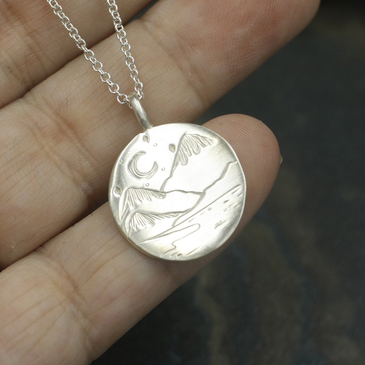 Gravée Snowy Mountains and River Crescent Moon Circle Pendant 1.jpg