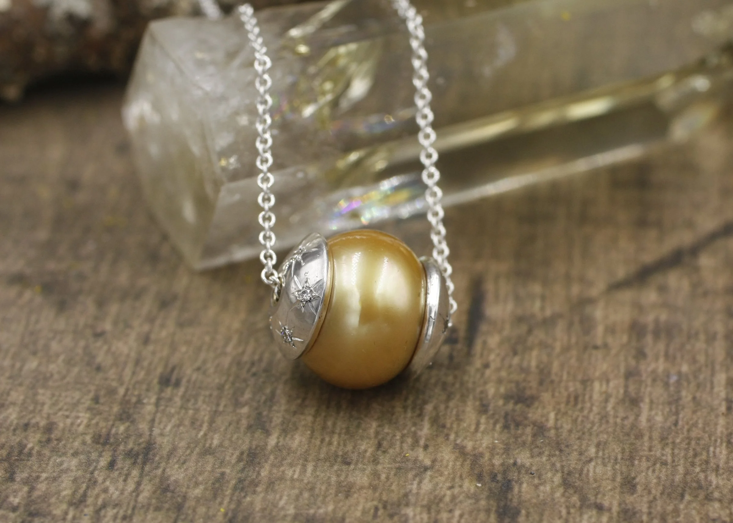 Gravée Princess Leia Golden South Sea Pearl and Diamond Necklace 3.jpg