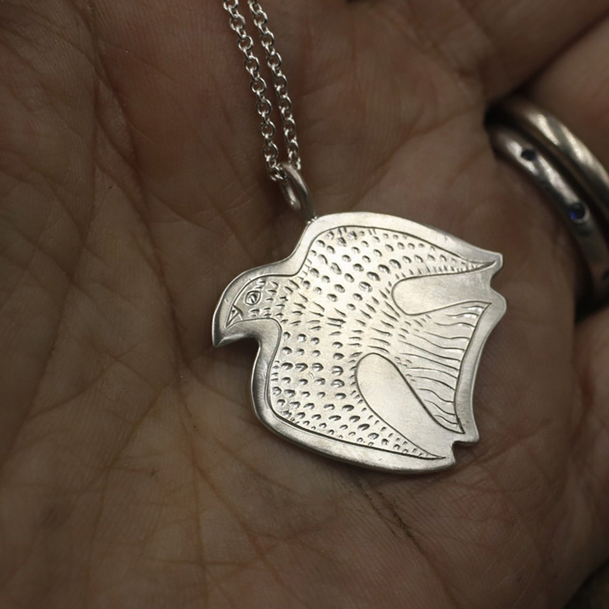 Gravée Flying Folk Art Bird with Dashes Pendant 4.jpg