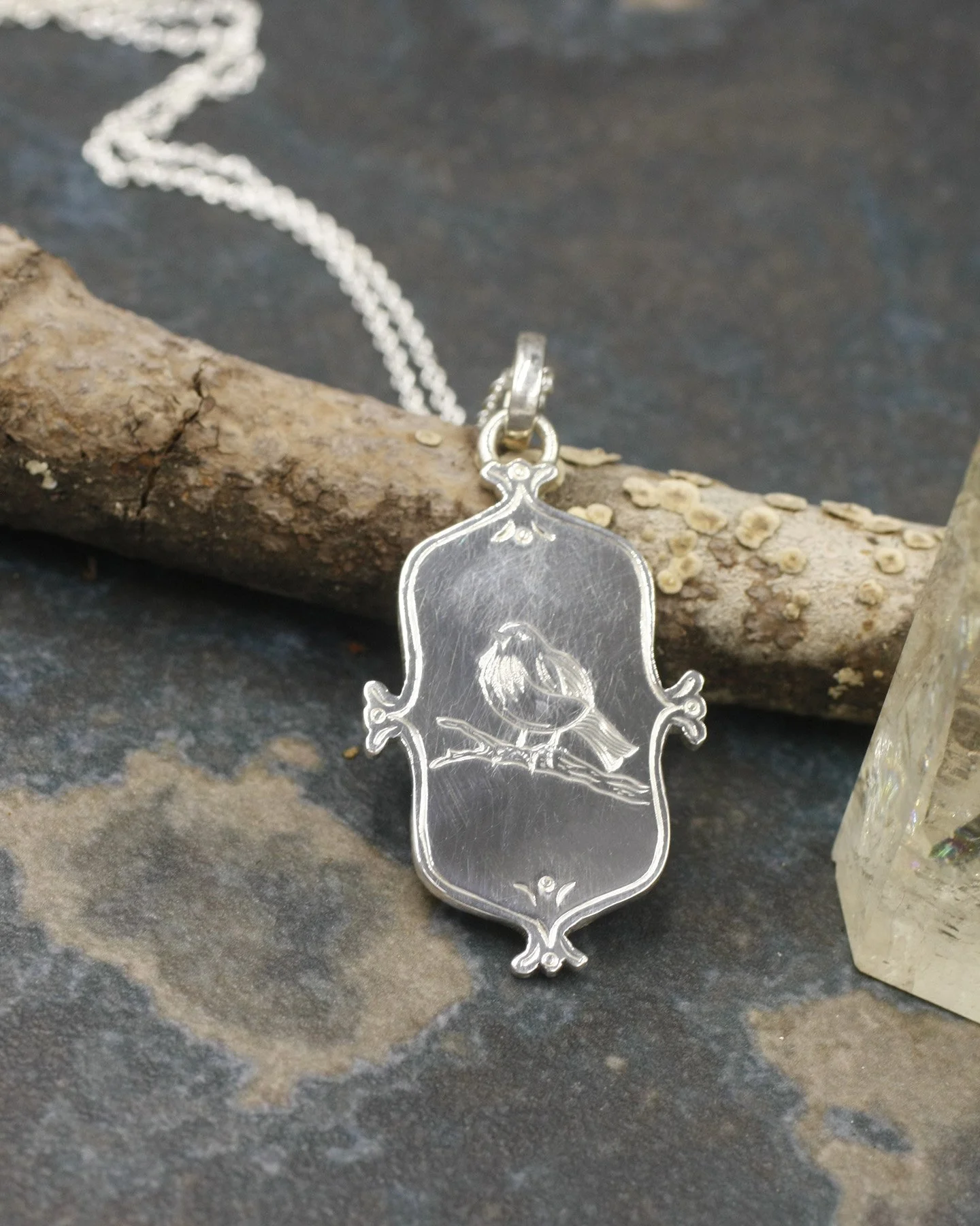 Gravée Fancy Frame Songbird on Branch Pendant 6.jpg