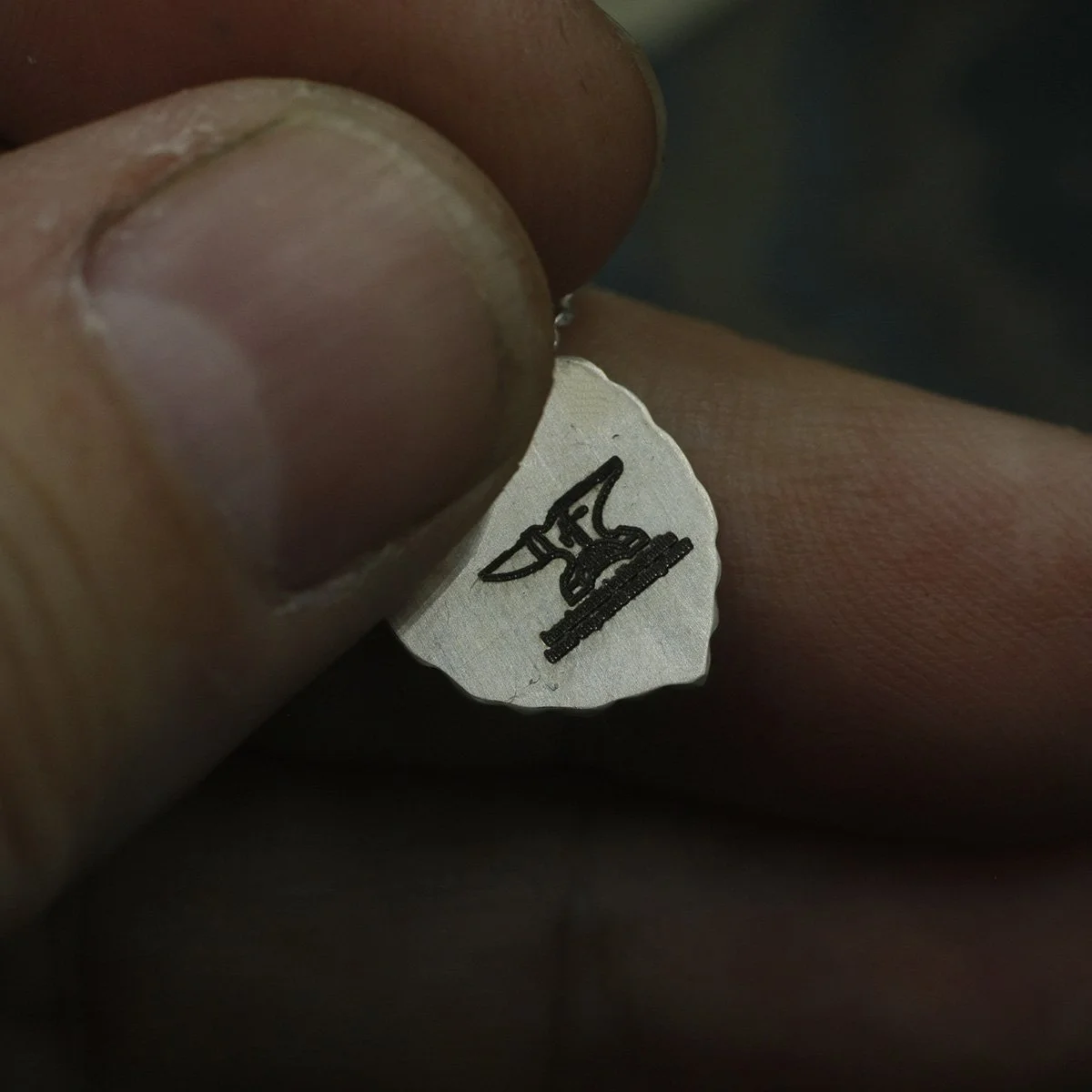 Gravée Mini Monstera Leaf Pendant 7.jpg