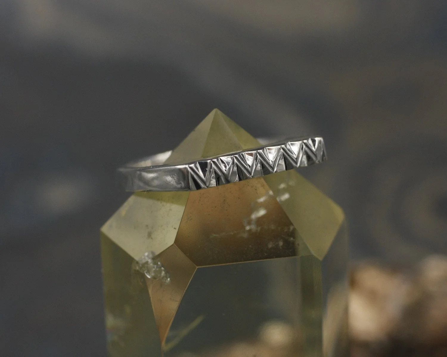 Narrow Zig Zag Flat Top Stacker.jpg