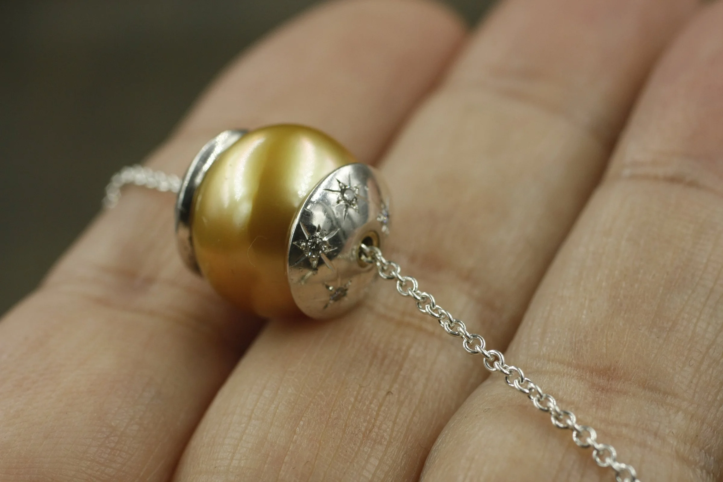 Gravée Princess Leia Golden South Sea Pearl and Diamond Necklace 12.jpg