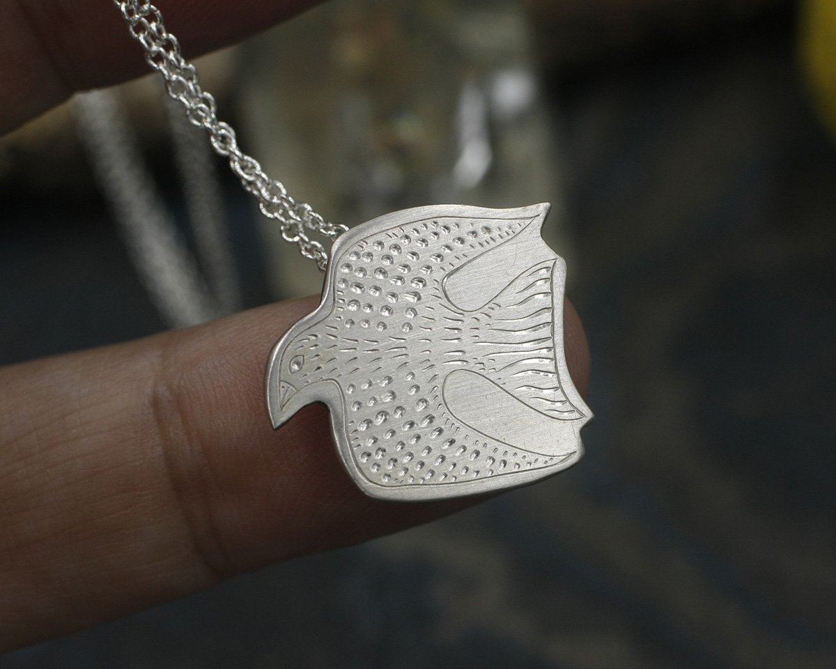 Gravée Folk Art Style Scoop Bird Mini Pendant 4.jpg