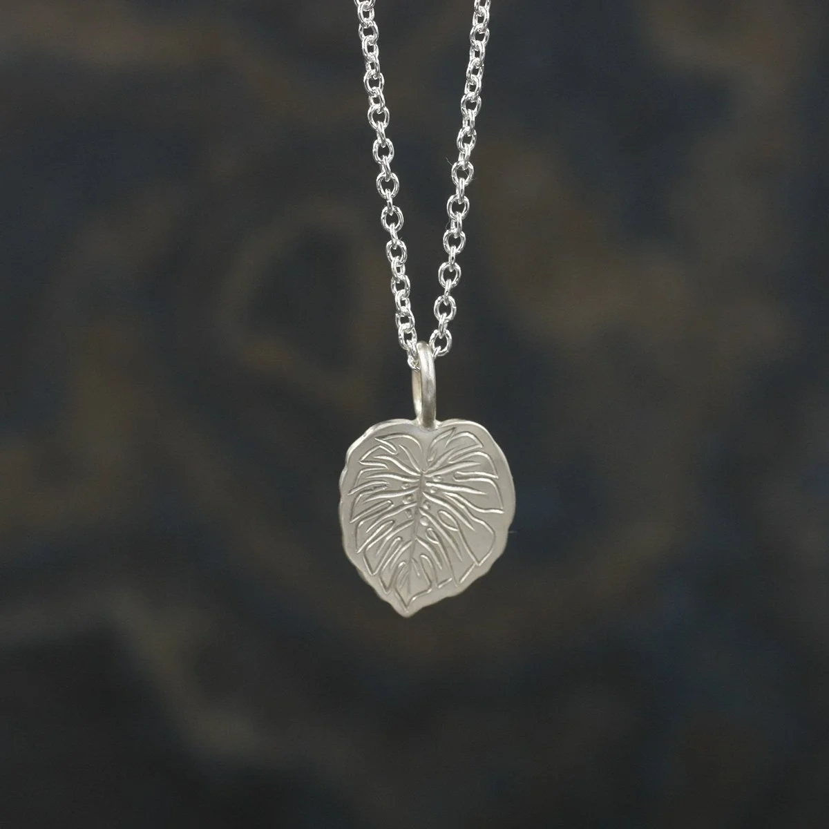 Gravée Mini Monstera Leaf Pendant.jpg