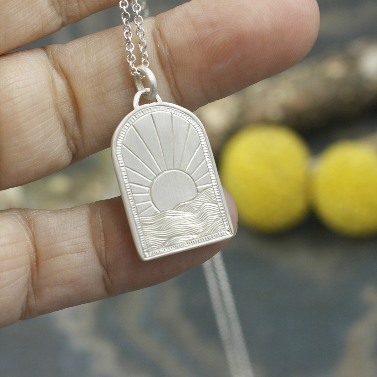 Gravée Portal Arch Sunrise Over Waves Pendant 3.jpg