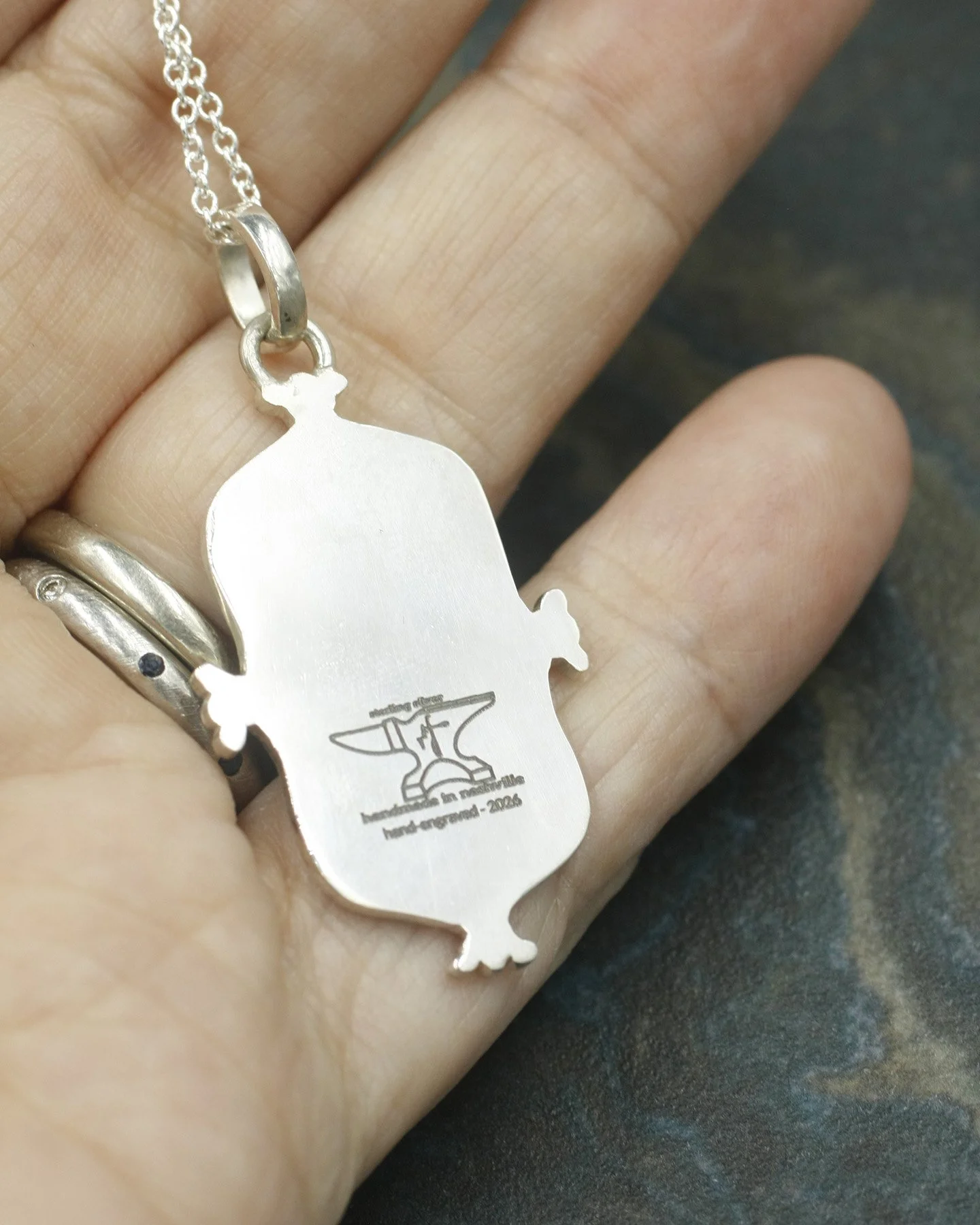 Gravée Fancy Frame Songbird on Branch Pendant 5.jpg