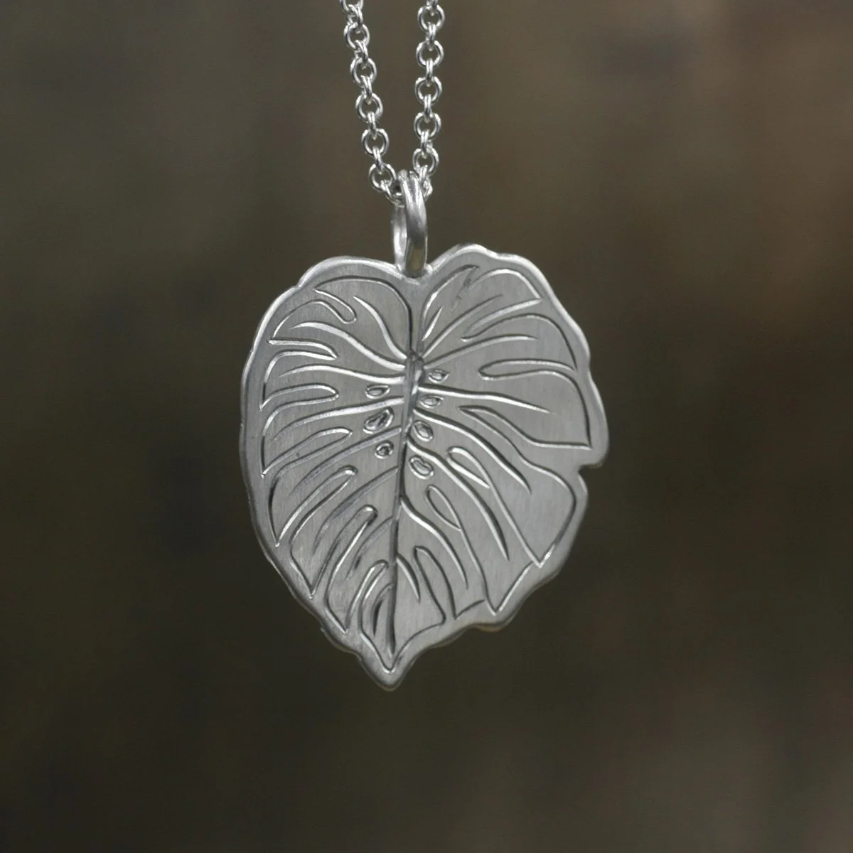 Gravée Monstera Leaf Large Pendant 2.jpg