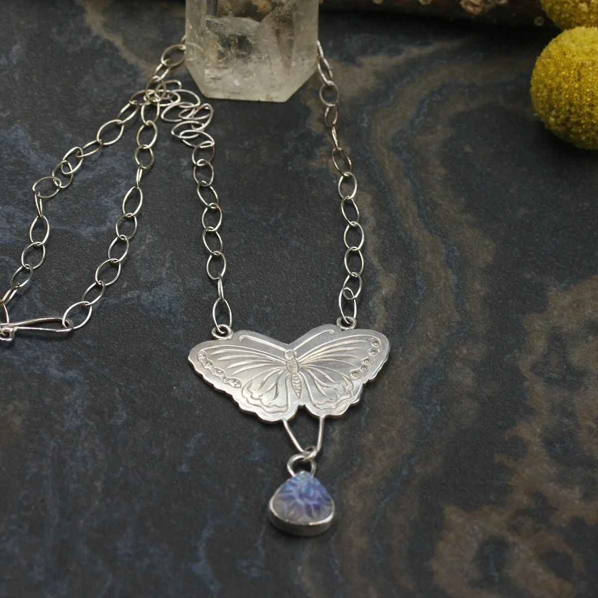 Gravée Butterfly Carved Moonstone Teardrop Necklace 7.jpg
