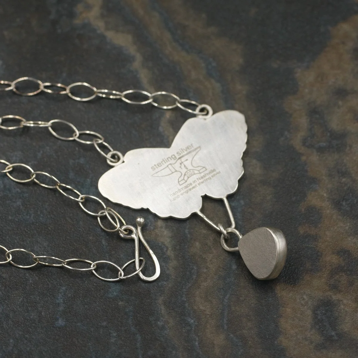 Gravée Butterfly Carved Moonstone Teardrop Necklace 3.jpg