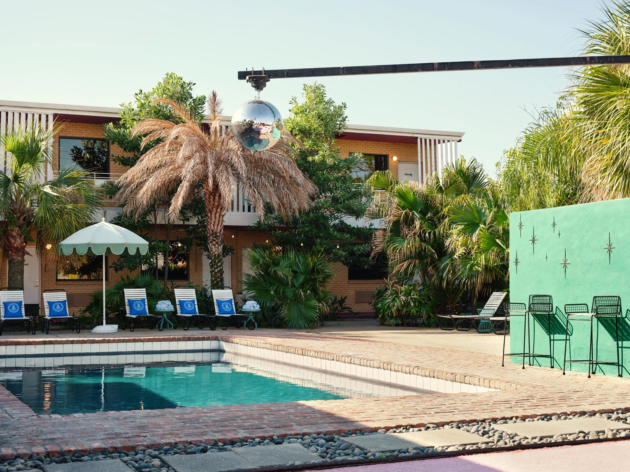 Pool-001.jpg