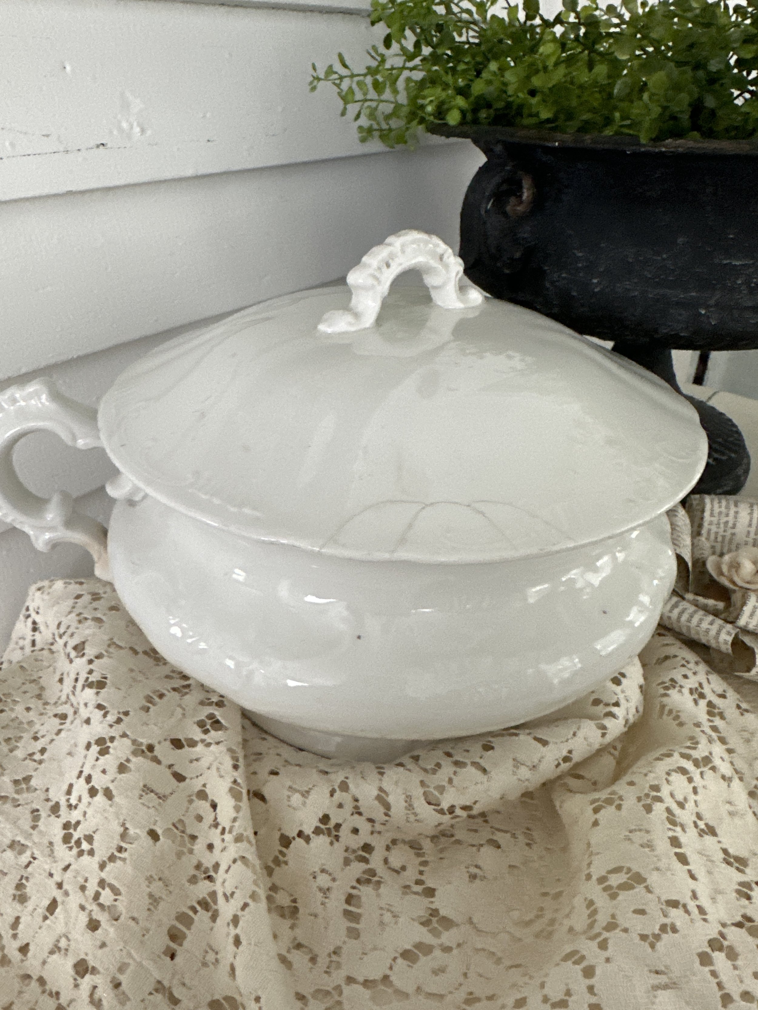 Antique Majestic ironstone tureen