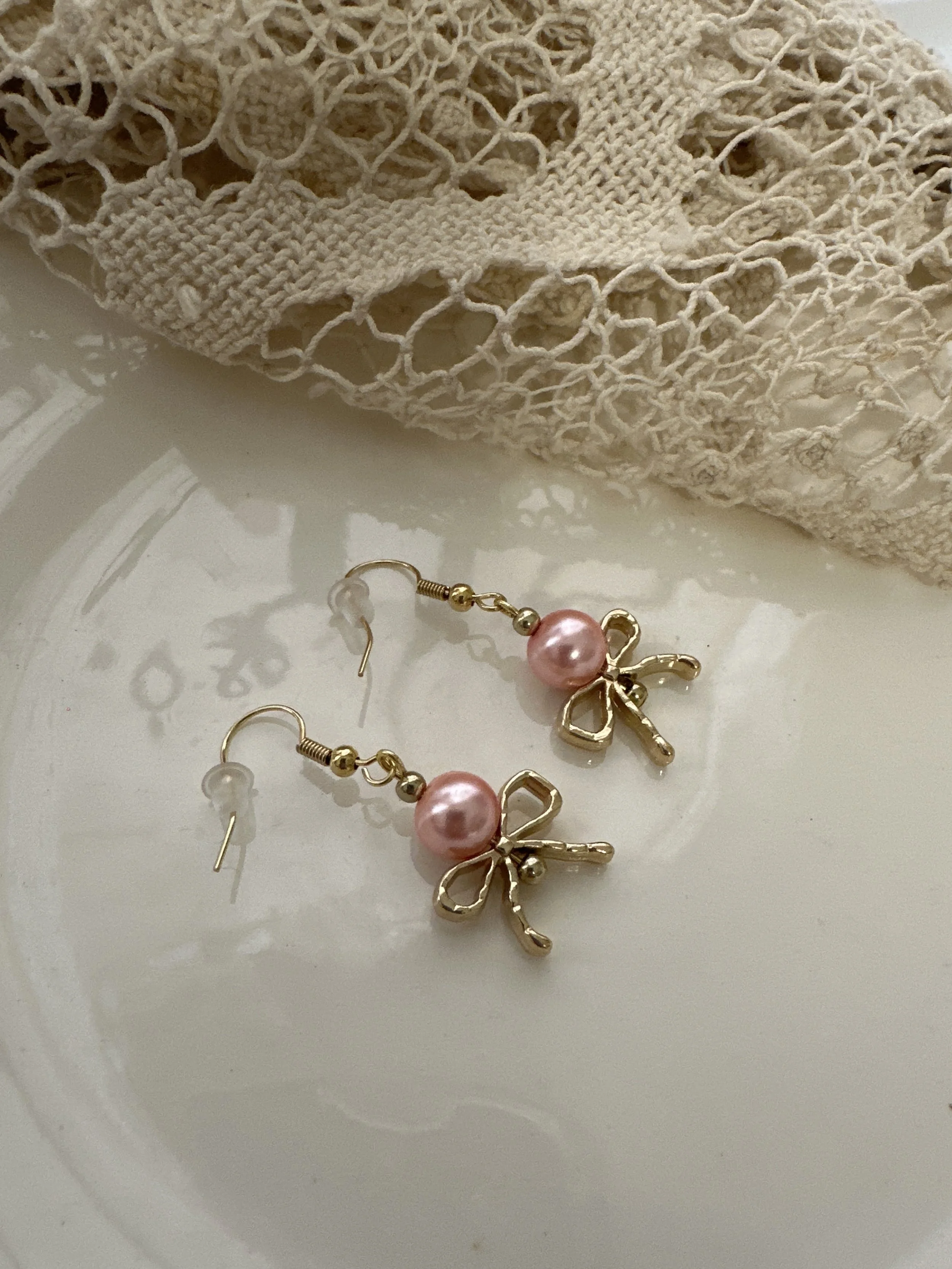 Pink love shack fancee pink bow earrings