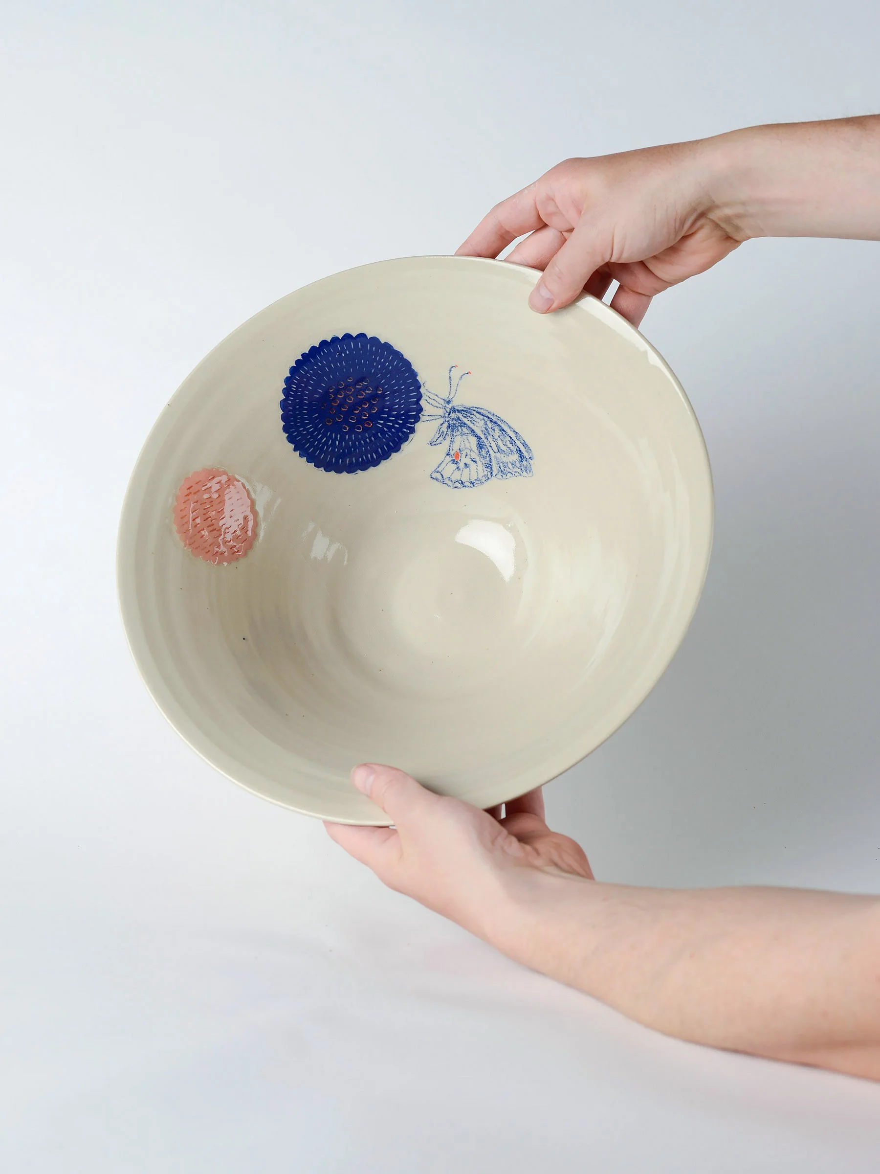 grosse-keramikschuessel-handgemacht-blau-rosa-atelier-kobo-01-03.jpg