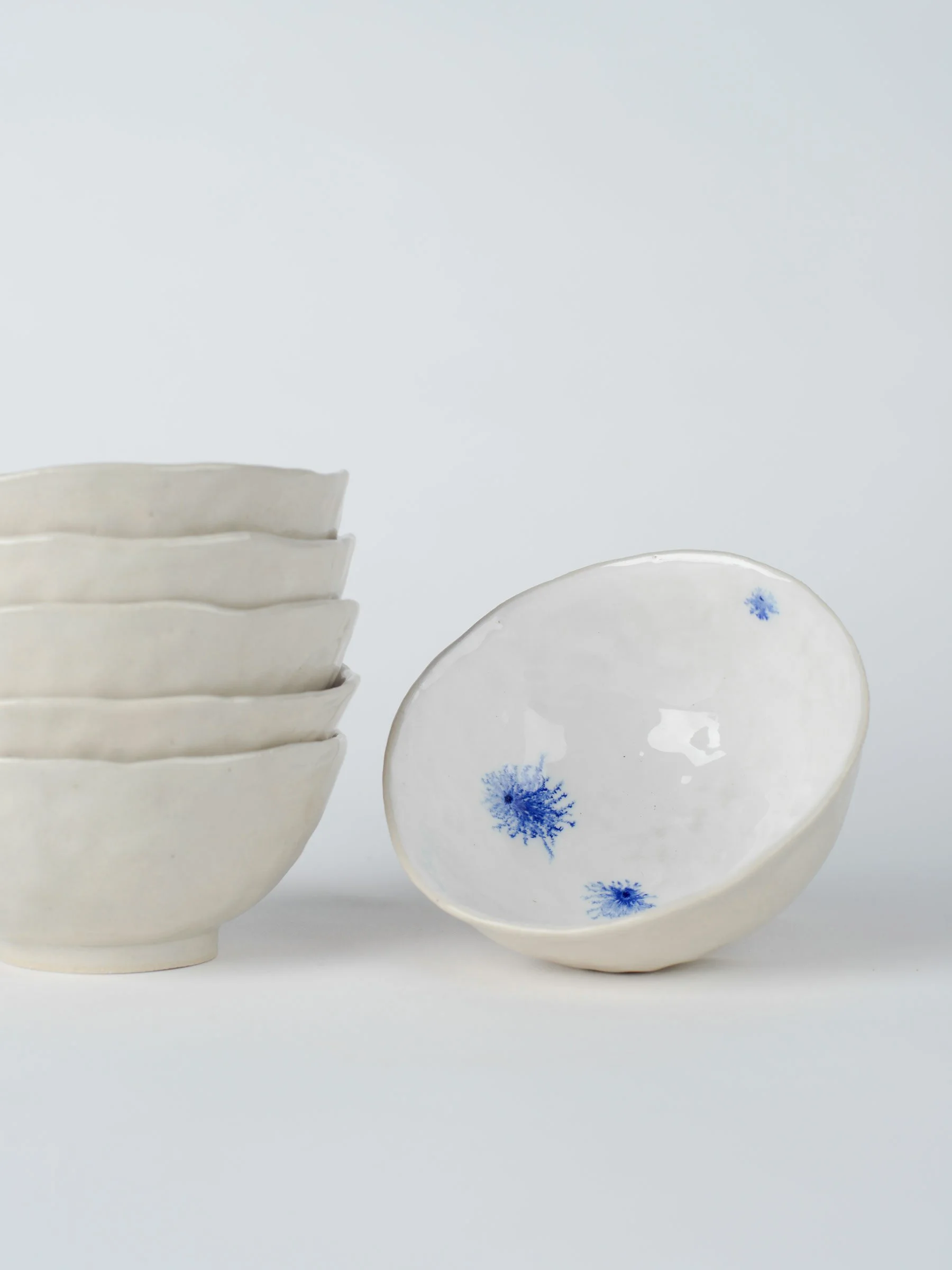 kleine-schale-handgepincht-blaue-zeichnung-atelier-kobo-02-03.jpg