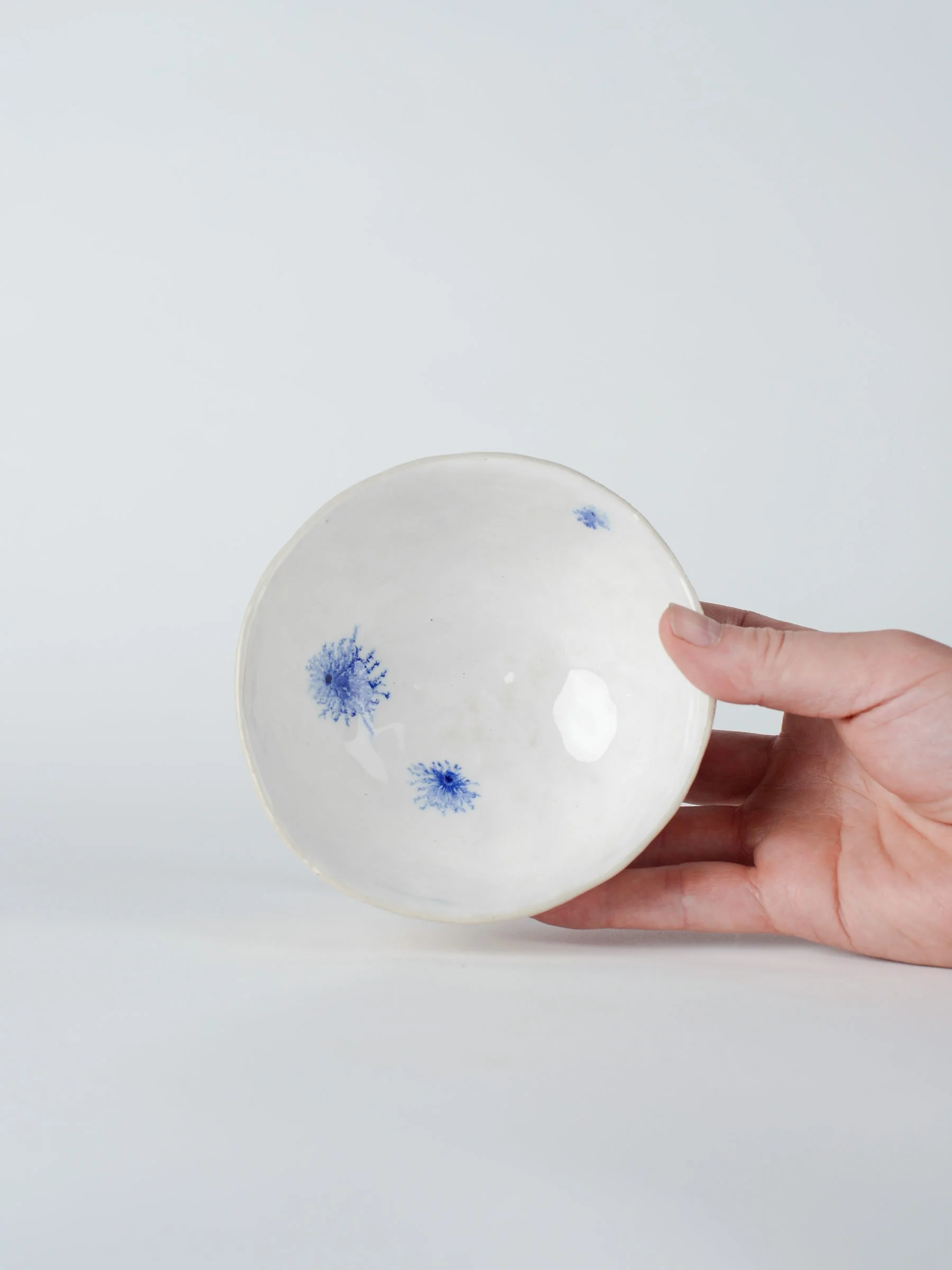 kleine-schale-handgepincht-blaue-zeichnung-atelier-kobo-02-02.jpg