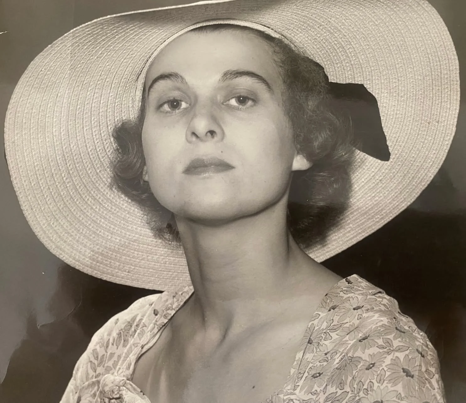 Get to know your candidate 🌟👋

Carol's maternal grandmother, pictured here, was an English teacher and fought the Missouri legislature to allow women teachers to continue teaching even after getting married (that was indeed prohibited!)

#RootedInE
