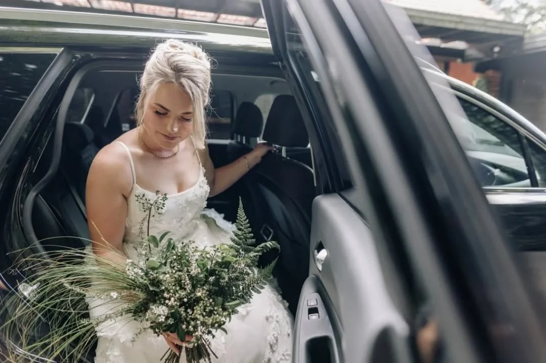 Absolutely beautiful bride Courtney, ready to walk down the aisle and marry the love of her life!

#nzbride #weddingflorals