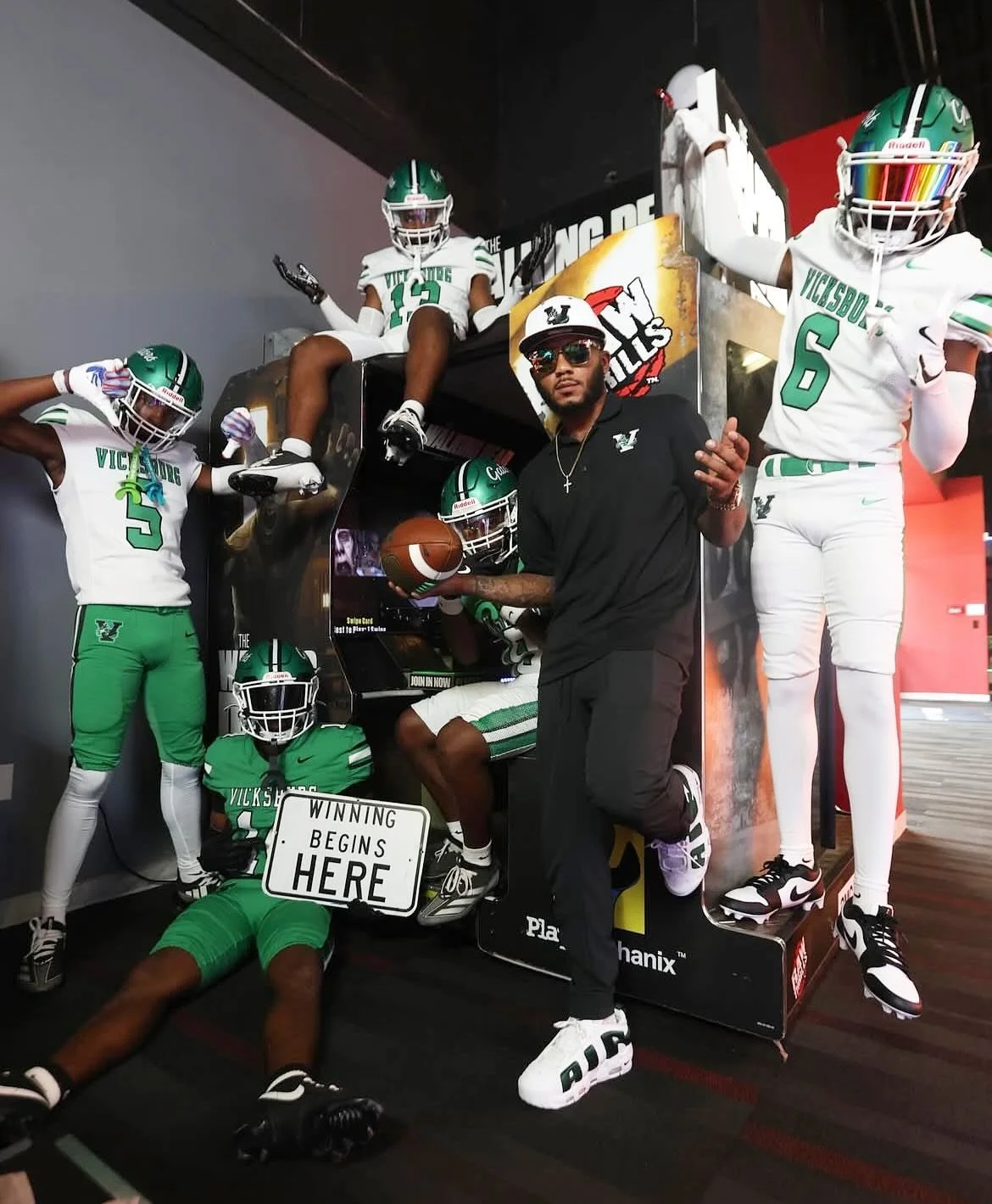 Congratulations to our good brother Paul Wilson (2-OZ-19) as he embarks on his 5th year of coaching! Continue to inspire the youth and pour back into your hometown Nupe, we see you! &diams;️👌🏽 #Vicksburg  @paulwilson_6 @ultimateathletebootcamp