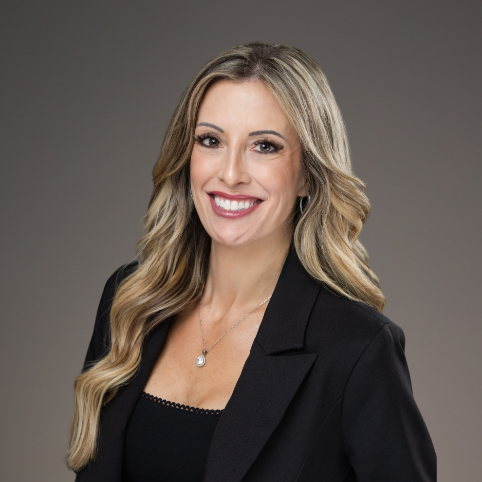 Jennifer Anyaugo, LMHC, a therapist for women with anxiety in Florida