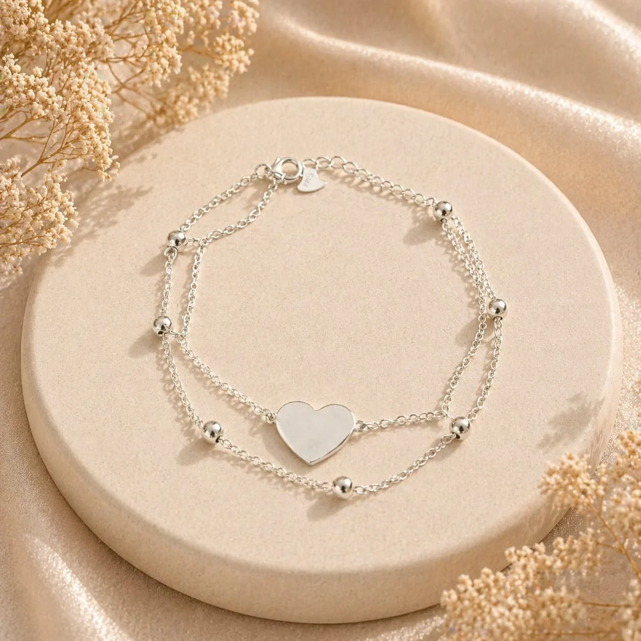 Pulsera de Plata Elegante con Corazón