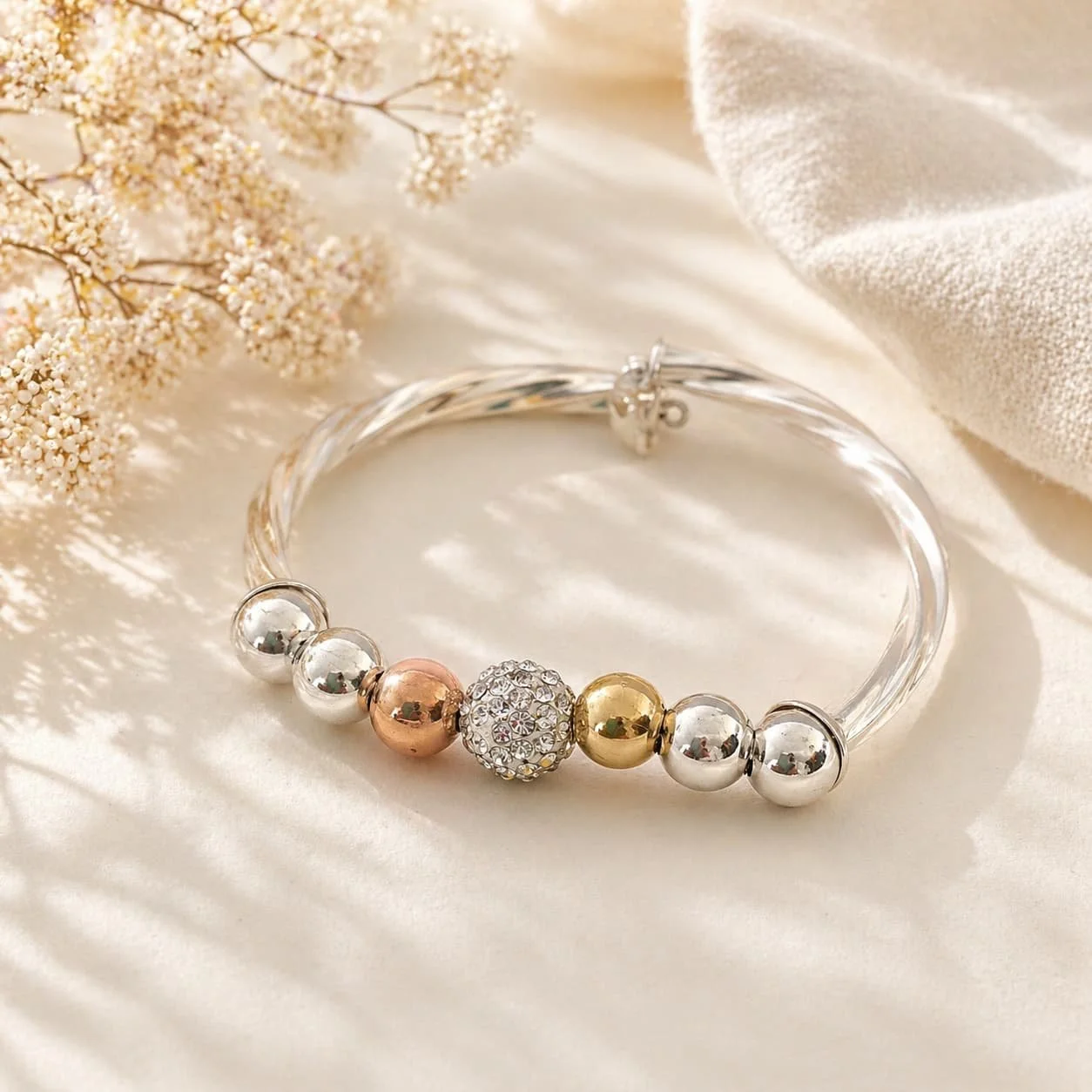 Pulsera Elegante en Plata y Oro