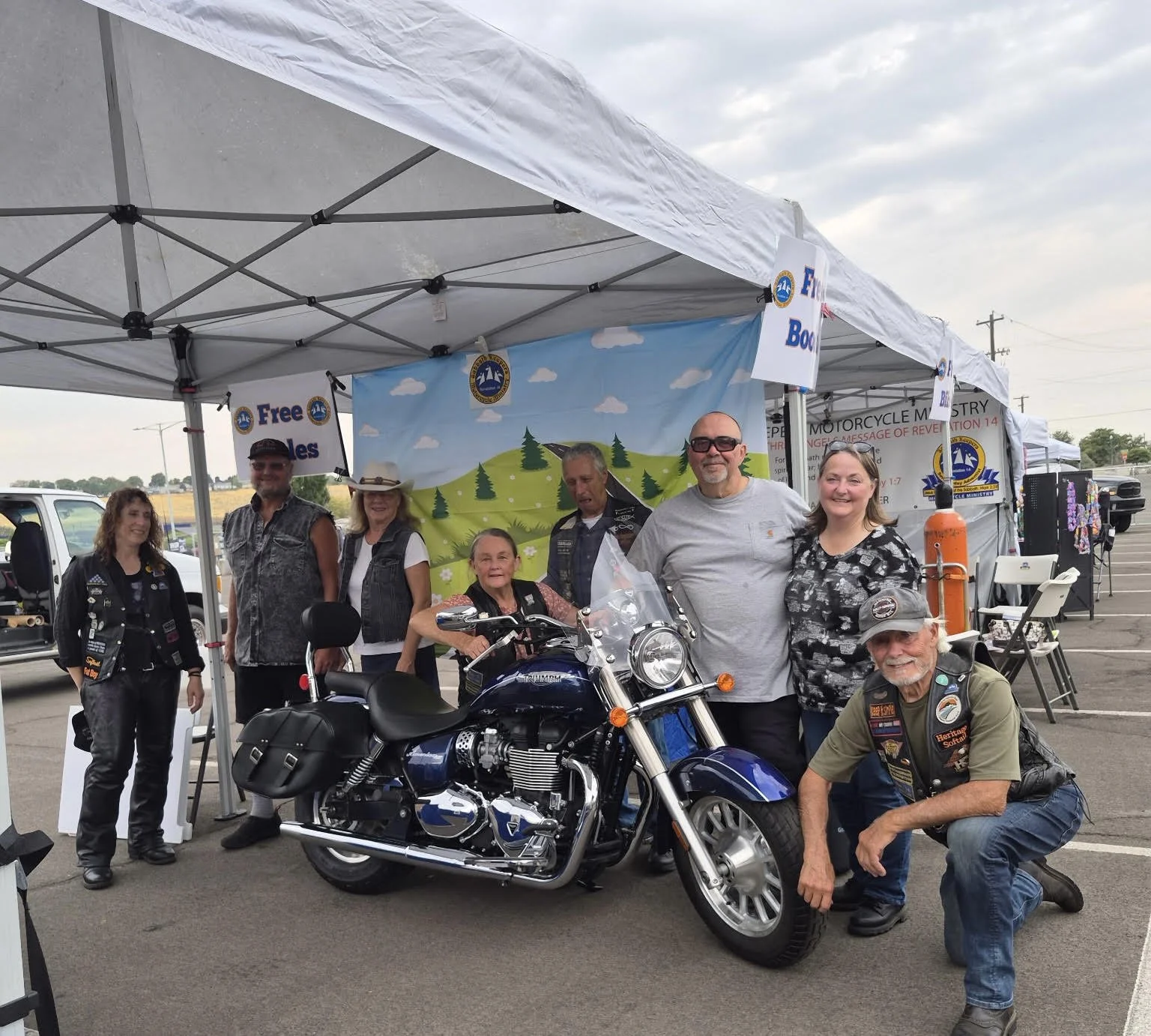 Pendleton Oregon Rally booth - SKMM members