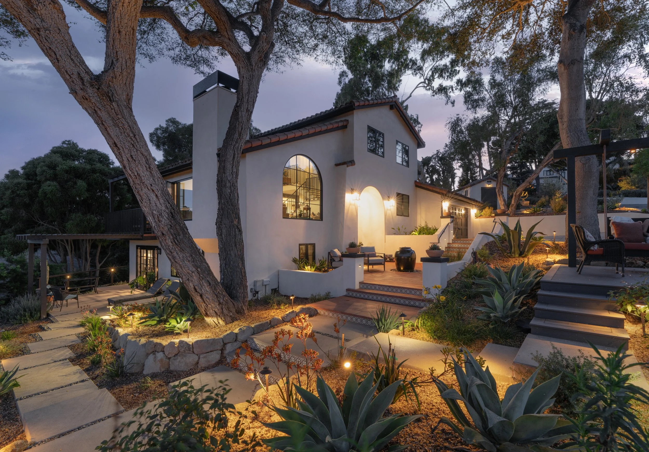 Manifest Building - Santa Barbara - Harbor View - Custom Landscape