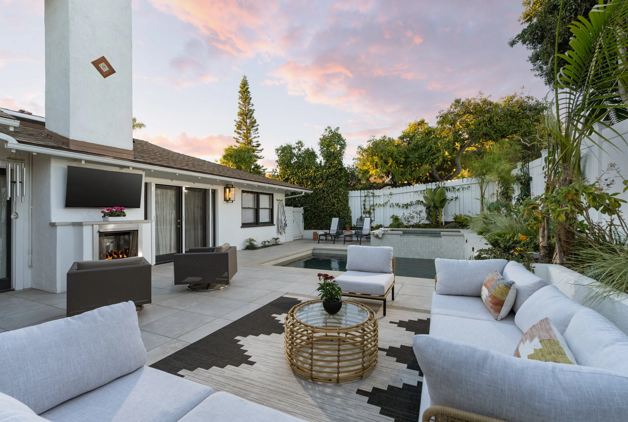 Manifest Building - Santa Barbara - Mesa Palms - Custom Exteriors - Landscape Design - Outdoor Spaces