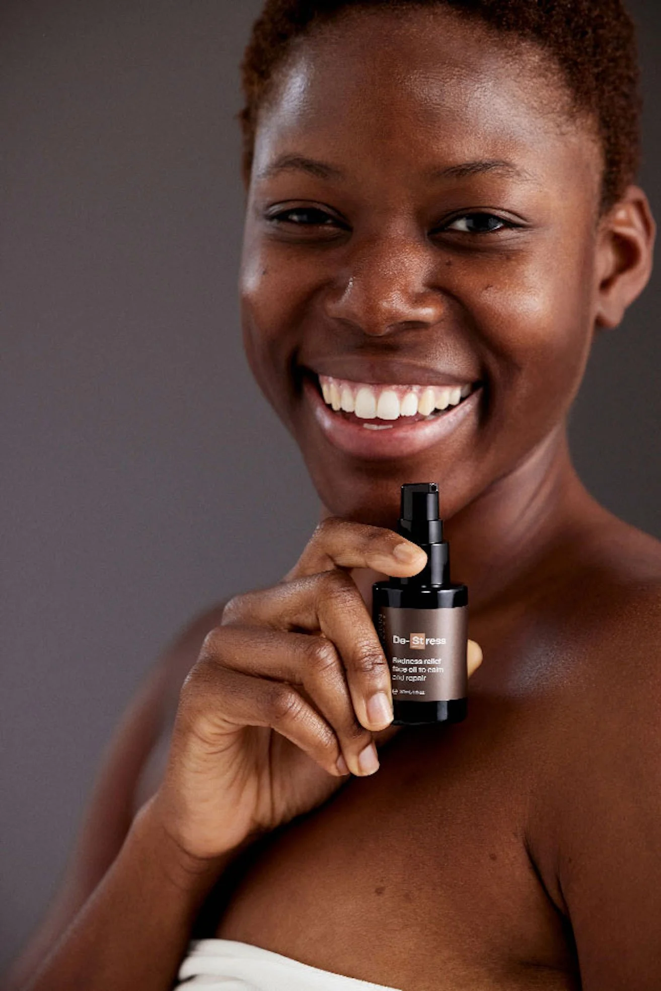 De-Stress 30ml-1-Model Image_vLowRes.jpg