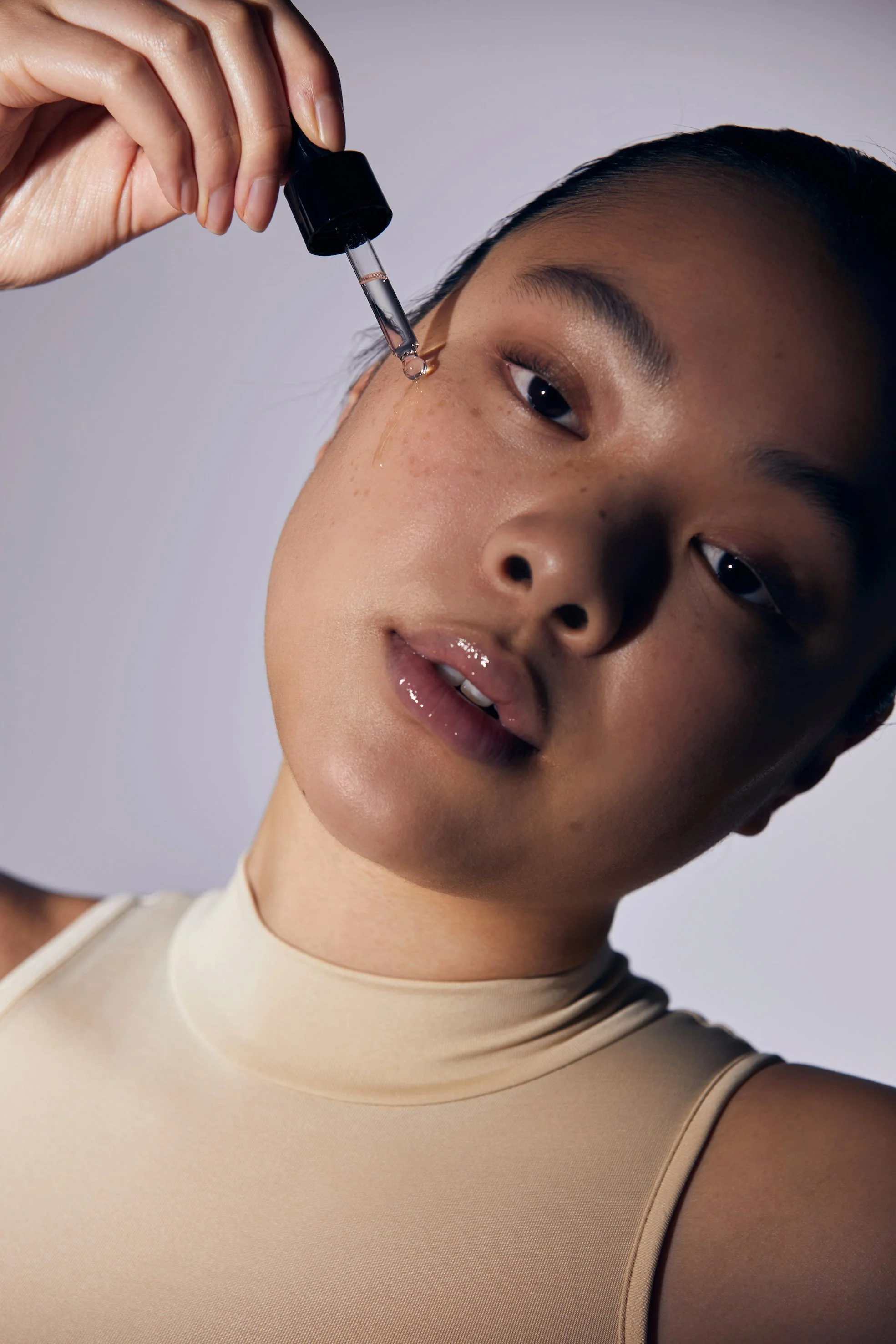 Dermiotic 30ml-5-Model Image_vLowRes.jpg