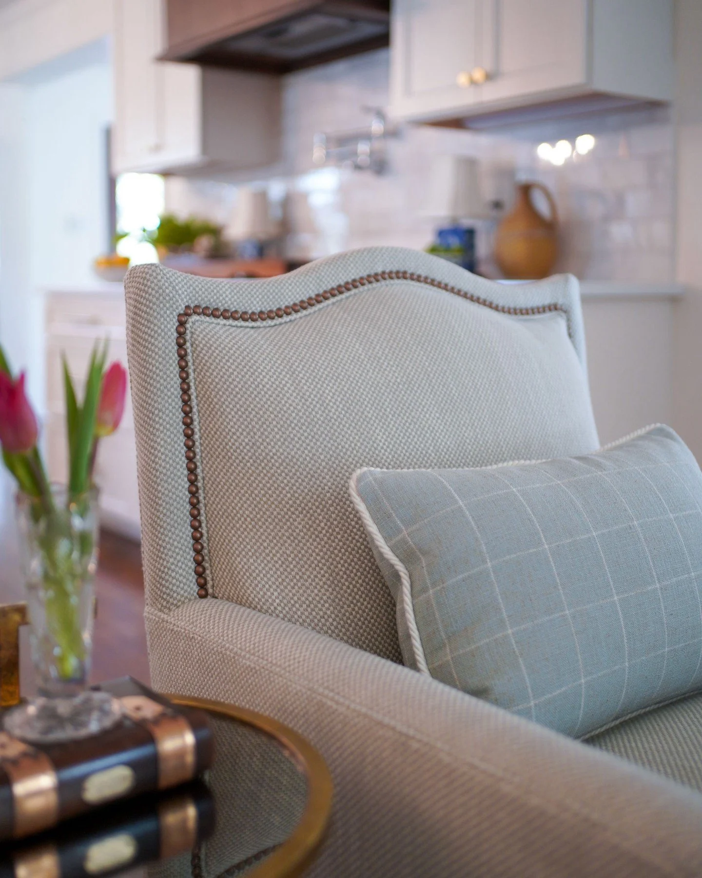 The beauty is always in the details. ✨

These custom chairs and ottomans were designed exclusively for Blair G. Smith Interiors, where every element was thoughtfully considered. From the fabric selection and contrasting welt to the covered buttons, d