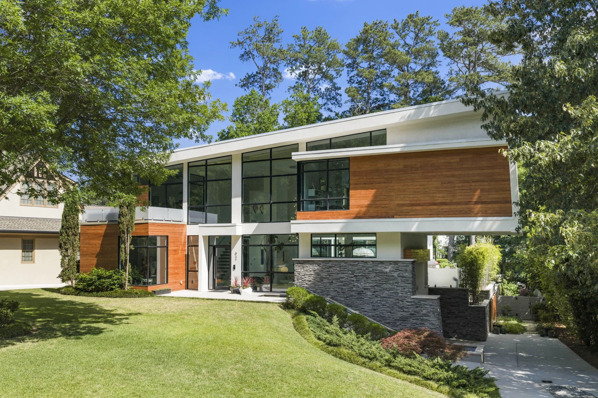 Luxury real estate photography in Atlanta, Georgia by Cameron Cho