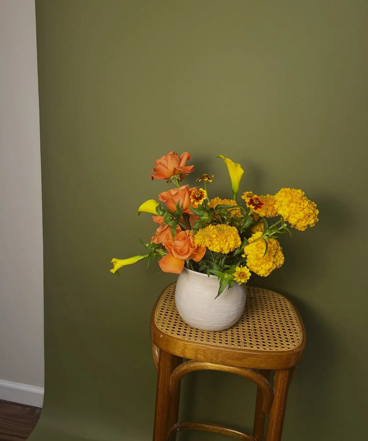 Looking to Bring a touch of floral magic to your Thanksgiving table? 🌾
Our limited seasonal arrangements will be available soon. Those want to order early, keep an eye out for little thank you! 🤎
.
.
.

#coloradoflorist #eventflorals #floral
#denve