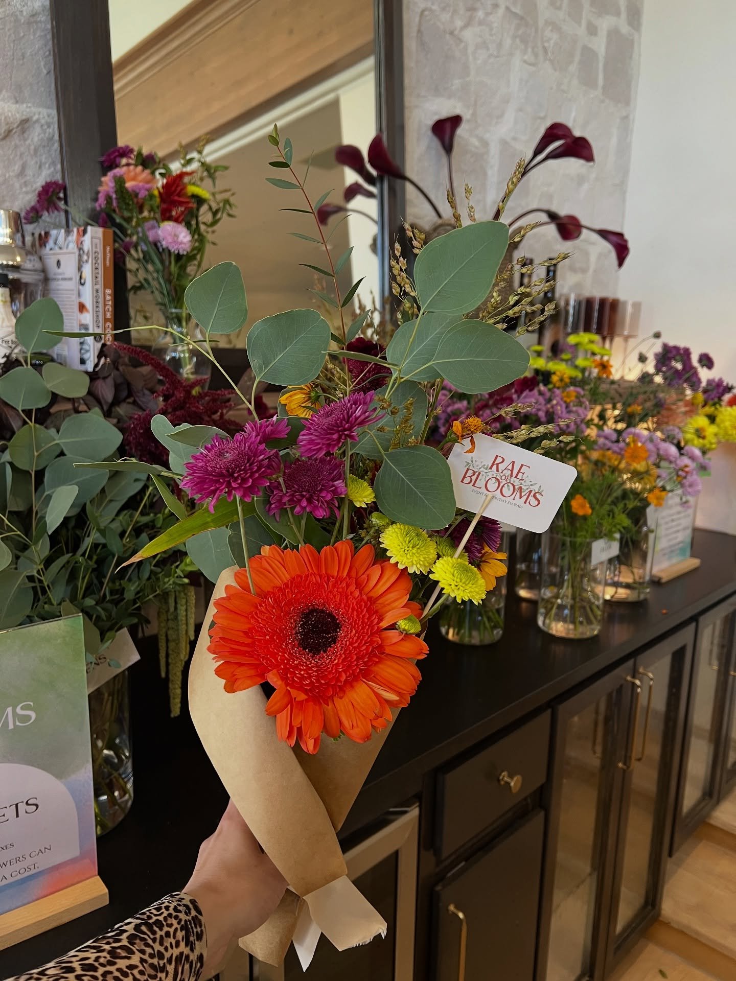 A little beauty, a lot of joy. ✨
Our bloom bar brought color and creativity to this event. We&rsquo;d love to do the same for yours!
Reach out through our inquiry form to book us for your next event!
.
.
.
.
.

#coloradoflorist #eventflorals #floral
