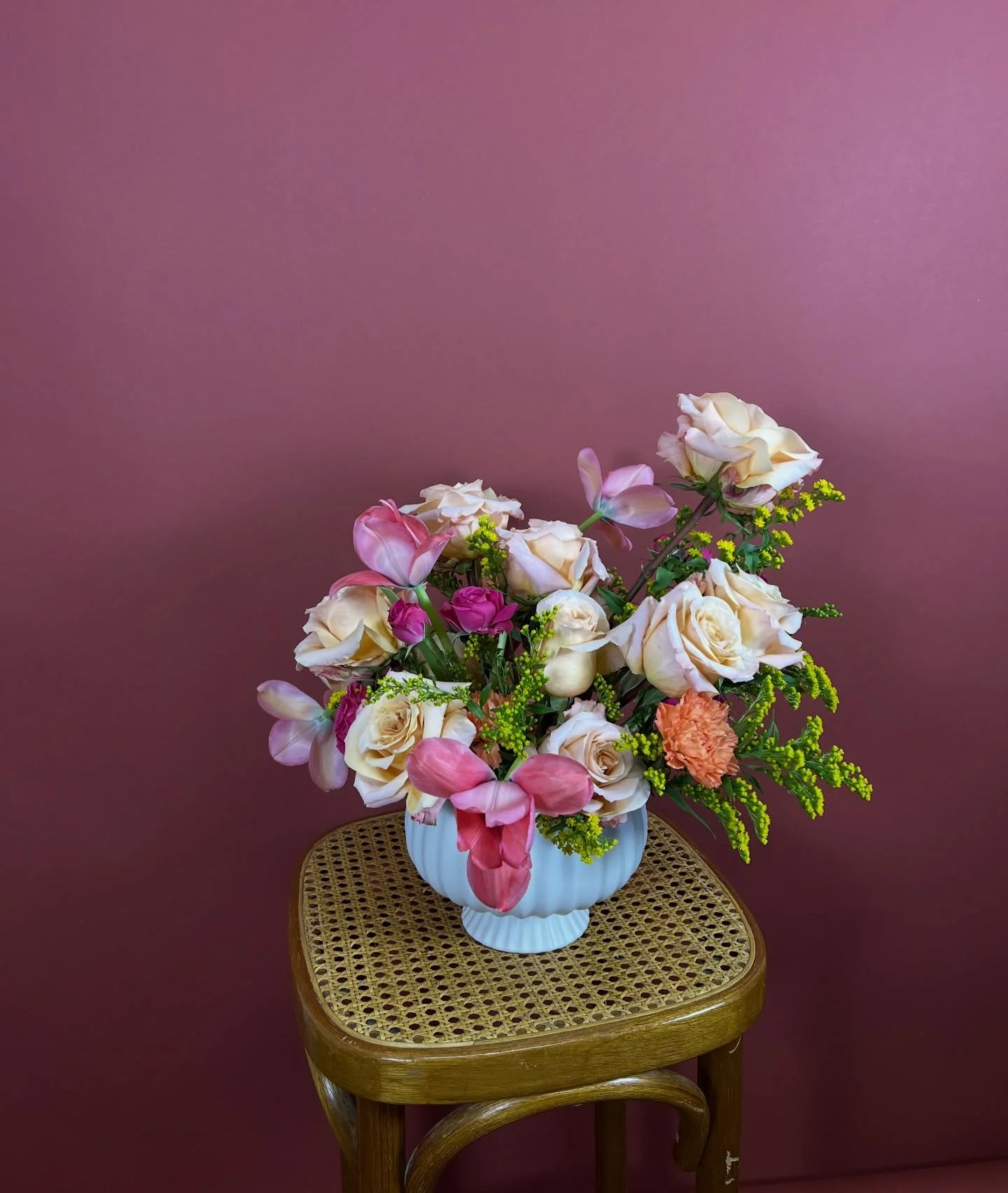 &ldquo;First Crush&rdquo; A dozen roses but make it 💖offering dozen or half dozen arrangements for Valentine&rsquo;s. 

Live on the site 1/23 for pre-order 💌
Pop girlies let me know if this song takes you back 🎶🥰