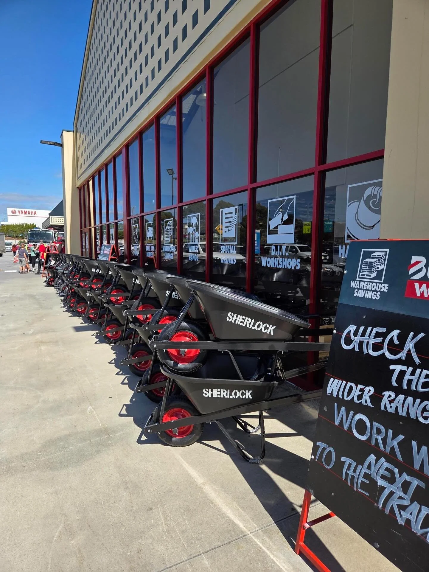 Spotted down in VIC 👀 Sherlock&rsquo;s wheelbarrow display out front of @bunnings 🧰

📸 80L Light Duty Poly Wheelbarrows

#SherlockWheelbarrows